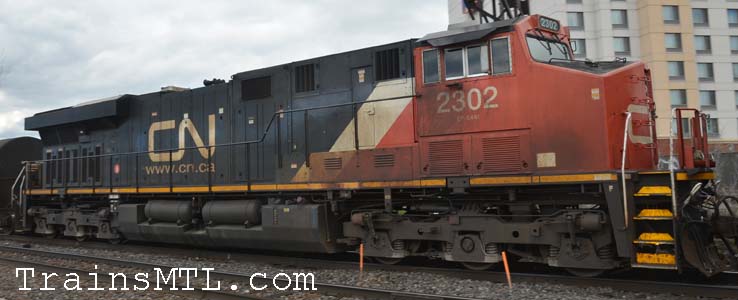 Locomotive CN2302 right side / coté droit